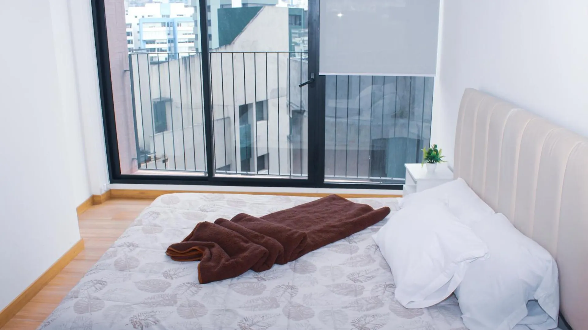 Hermoso Departamento Con Piscina En Edificio Epiq Quito Ecuador