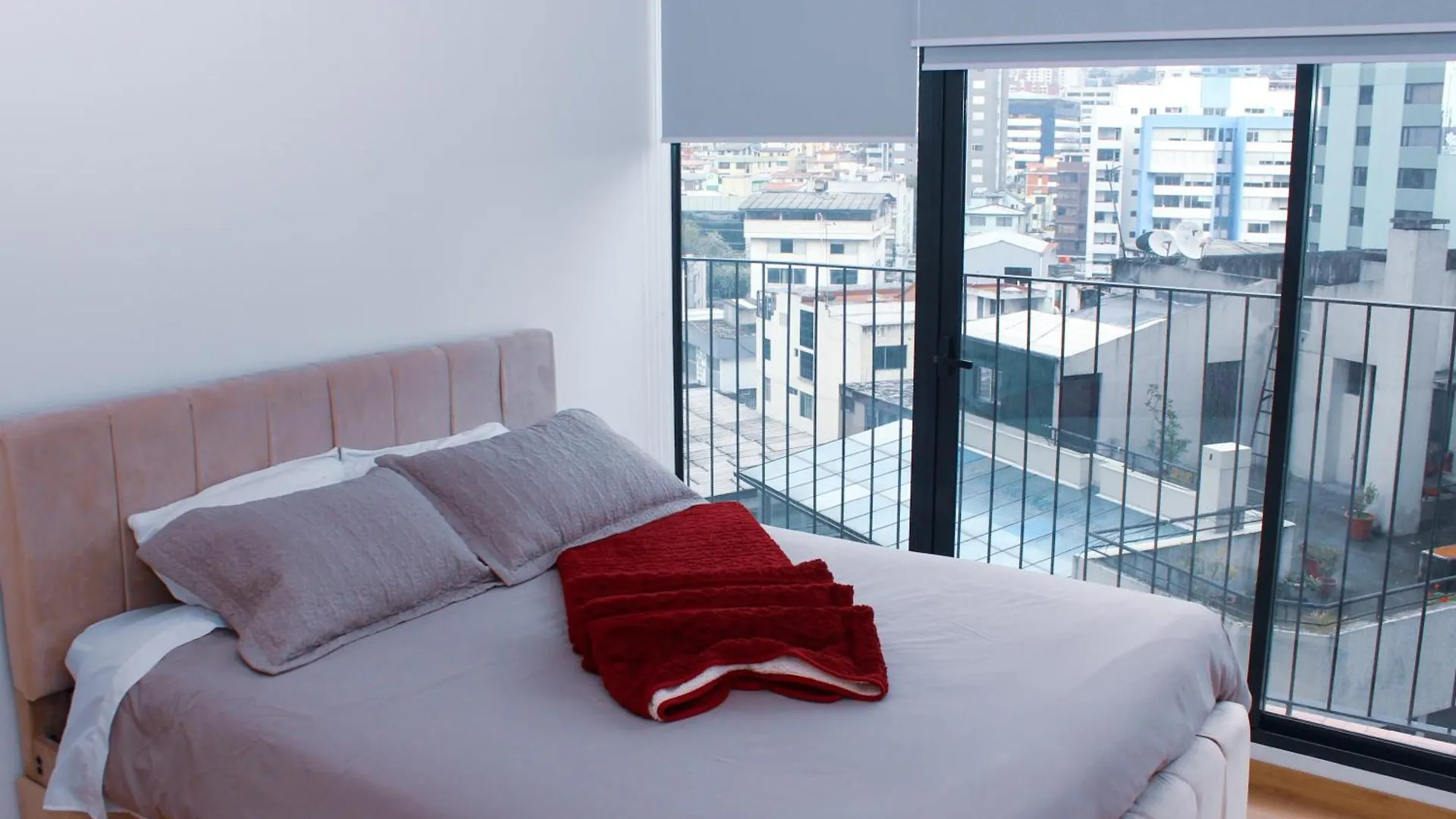 Hermoso Departamento Con Piscina En Edificio Epiq Quito 0*,