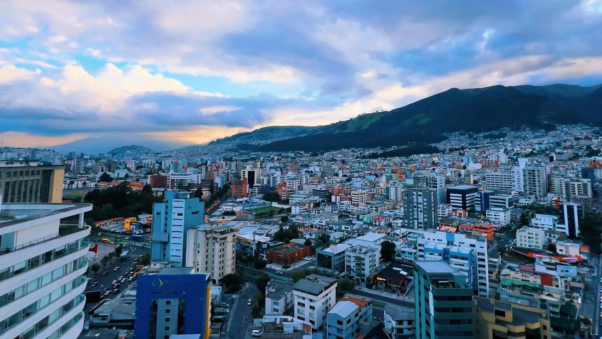 Hermoso Departamento Con Piscina En Edificio Epiq Quito