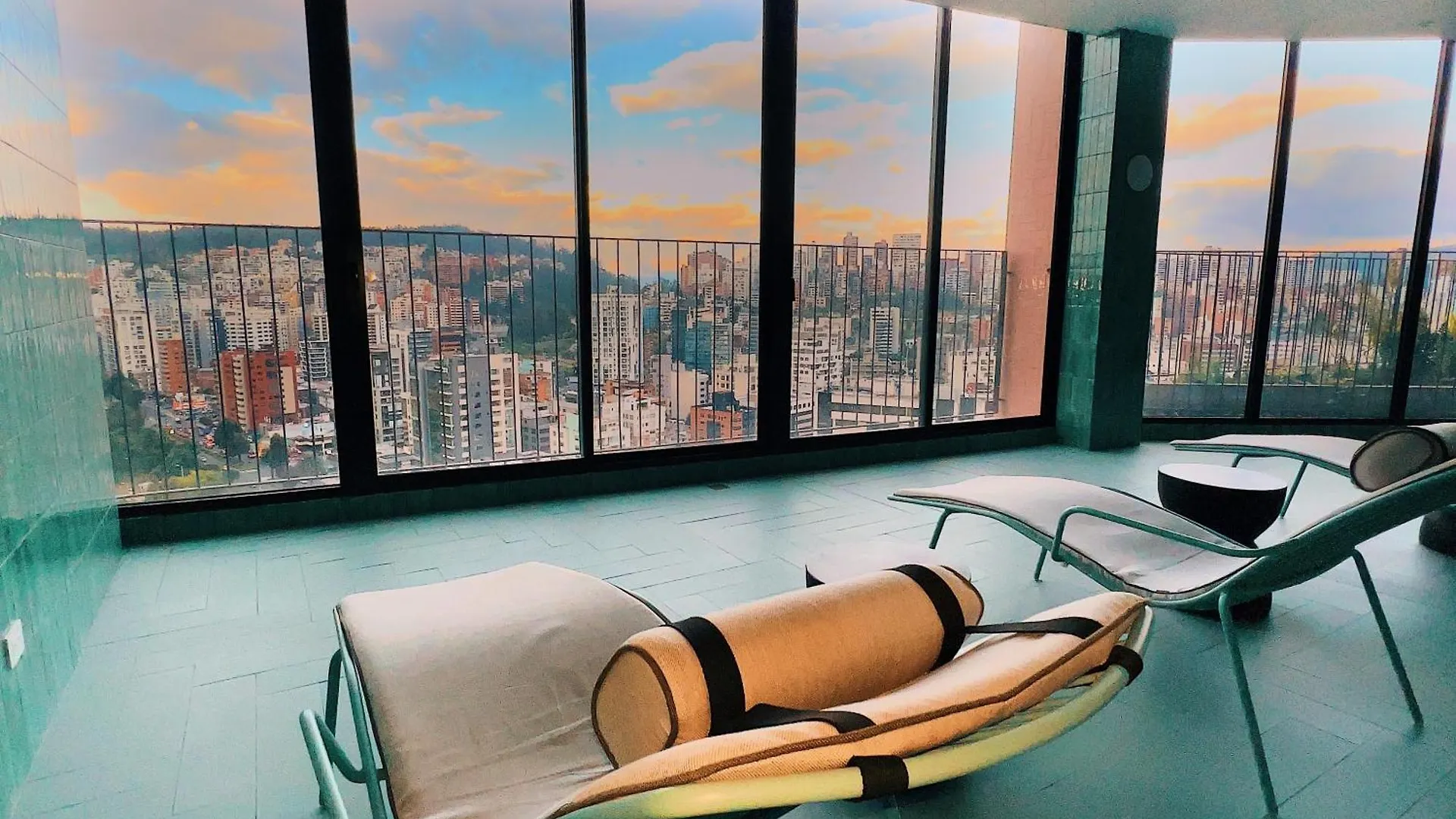 Hermoso Departamento Con Piscina En Edificio Epiq Quito