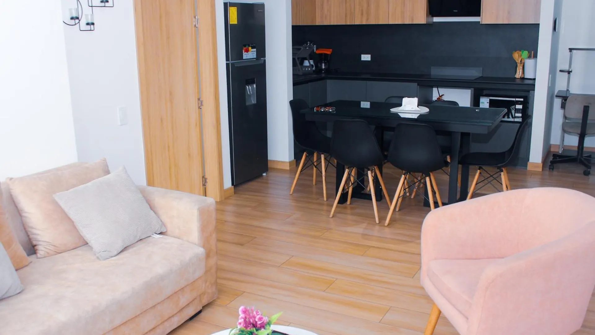 Hermoso Departamento Con Piscina En Edificio Epiq Quito Appartement